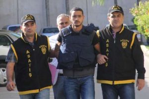 Sevgilisini &ouml;ld&uuml;ren oğlundan şikayet&ccedil;i oldu