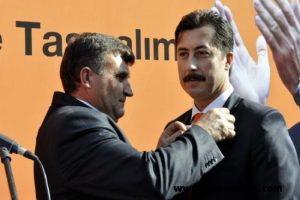 AK Parti aday adayı Ercan &Ouml;zel MHP'ye transfer oldu