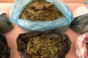 74 kilo esrar ele ge&ccedil;irildi, 5 kişi tutuklandı