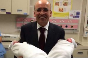 Bakan'ın ikizlerinin isimleri belli oldu