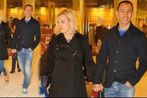 Bebeğin cinsiyetini a&ccedil;ıkladı