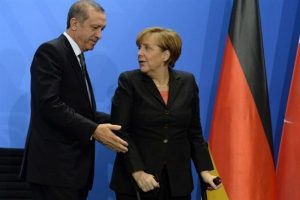 'Merkel, Erdoğan'ın &ccedil;ekiciliğine karşı şerbetli'