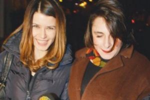 Beren Saat Kenan'ın yokluğunu fırsat bildi