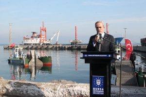 Deniz temizleme ara&ccedil;ları Bursa'nın denizini s&uuml;p&uuml;recek