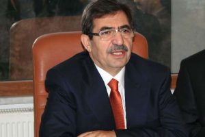 "Başbakan g&ouml;z kapaklarını tutamıyordu"