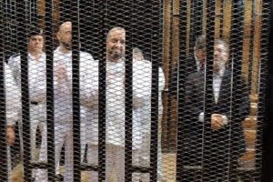 Mursi'nin yargılandığı dava ertelendi