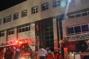 9 kişinin &ouml;ld&uuml;ğ&uuml; hastane yangını davasında flaş gelişme