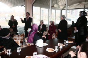 Yenişehir AK Parti'de kadın kolları tanıtıldı
