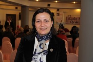 "Partiler, kadın adayı i&ccedil;in s&ouml;z veriyorlar, ama onlara inanmıyoruz"