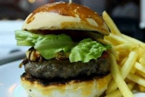 Fransız restoranlarını hamburgerler istila etti