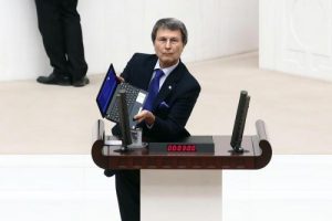 "Birileri T&uuml;rkiye'nin i&ccedil;ine vir&uuml;s gibi sızmış"