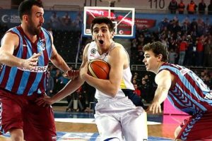 İkinci yarı finalist Fenerbah&ccedil;e &Uuml;lker