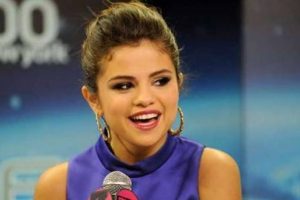 Selena Gomez'den 'gizli' tedavi