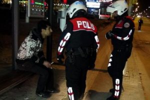 Silahlı saldırıya uğradı, arandığı ortaya &ccedil;ıktı