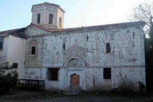 Tarihi kilise yok oluyor