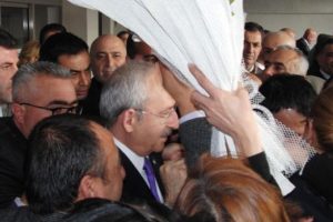 Kılı&ccedil;daroğlu ezilme tehlikesi ge&ccedil;irince...