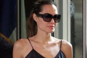 Angelina Jolie 42 kiloya d&uuml;şt&uuml;