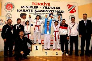 B&uuml;y&uuml;kşehir karatede yeni yıla şampiyonlukla başladı