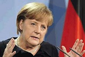 Merkel'den o k&uuml;f&uuml;re sert tepki!