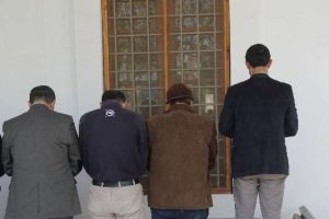 Bakan'ın gittiği camide b&ouml;yle namaz kıldı