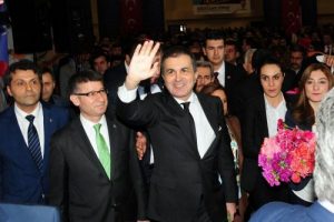 "T&uuml;rkiye'yi ya millet y&ouml;netecek, ya millet y&ouml;netecek"