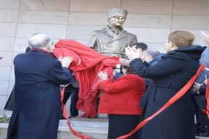 Hacizli Atat&uuml;rk heykelini TBB aldı
