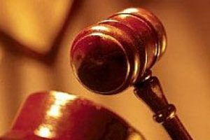 Aktivistlere, gazetecilere cezaevi yolu!