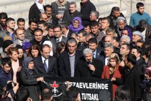 Hasta mahkum ve tutuklular serbest bırakılsın eylemi