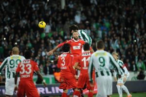Timsah kendi sahasında tekledi:1-1