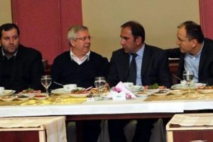 Aziz Yıldırım ve Mecnun Otyakmaz'dan dostluk yemeği