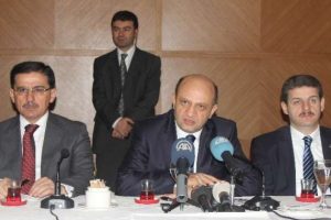 "İnternet yasası yerinde ve gerekli bir yasa"