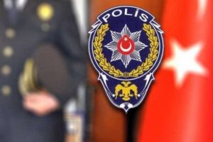 Guardian 'arada kalan T&uuml;rk polisi' ile konuştu