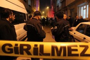 6 yaşındaki &ccedil;ocuğun t&uuml;fekle oyunu acı bitti