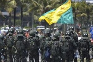 Brezilya'daki g&ouml;sterilerde bir muhabir &ouml;ld&uuml;