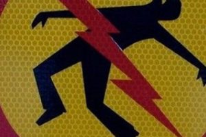 Baba oğul elektrik akımına kapılıp &ouml;ld&uuml;