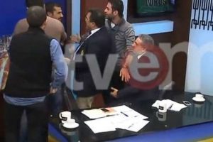 Baransu canlı yayında &ccedil;ıldırdı: "Sana dans&ouml;z kıyafeti..."