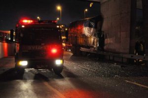 K&ouml;pr&uuml;n&uuml;n ayakları faciayı &ouml;nledi