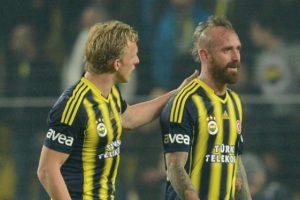 Kuyt ve Meireles'in şaşkınlığı!