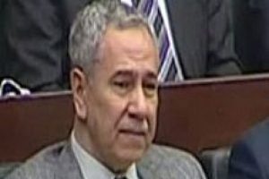 Arın&ccedil;'ı ağlatan şiir!
