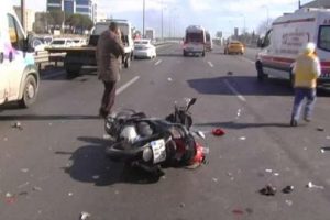 Asfalttan fırlayan taş faciaya neden oldu!