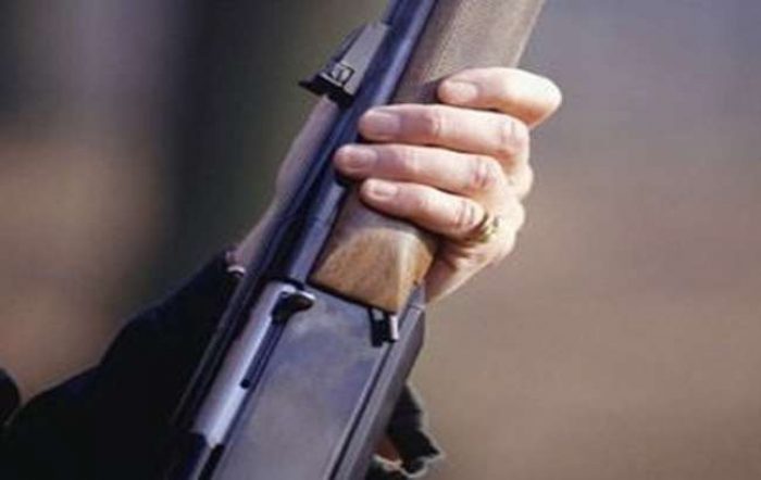 Lise &ouml;ğrencisi av t&uuml;feği ile annesini &ouml;ld&uuml;rd&uuml;