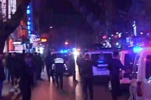 Bakırk&ouml;y'de bombalı ara&ccedil; paniği