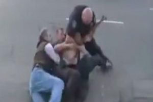 Bisiklet &uuml;zerindeki hırsızı b&ouml;yle yakaladı