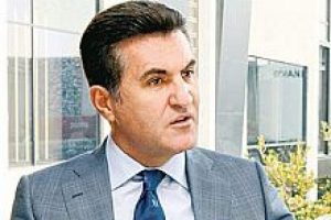 Se&ccedil;ilirsem o kul&uuml;b&uuml; kapatacağım!
