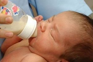 Anneler dikkat! Bu bebek maması toplatılacak!
