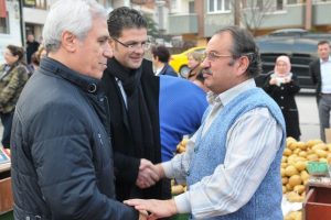 Başkan Bozbey İhsaniye ve Esentepe'de esnafı dinledi