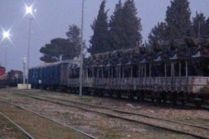 Sınır birliklerine trenle askeri ara&ccedil; sevkıyatı