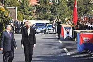 Karargahta sıra dışı bir konuk