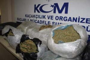 Polis uyuşturucuya ge&ccedil;it vermiyor!