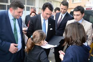 Yunus balıklarının avlanmasına bir tepki de D&uuml;ndar'dan